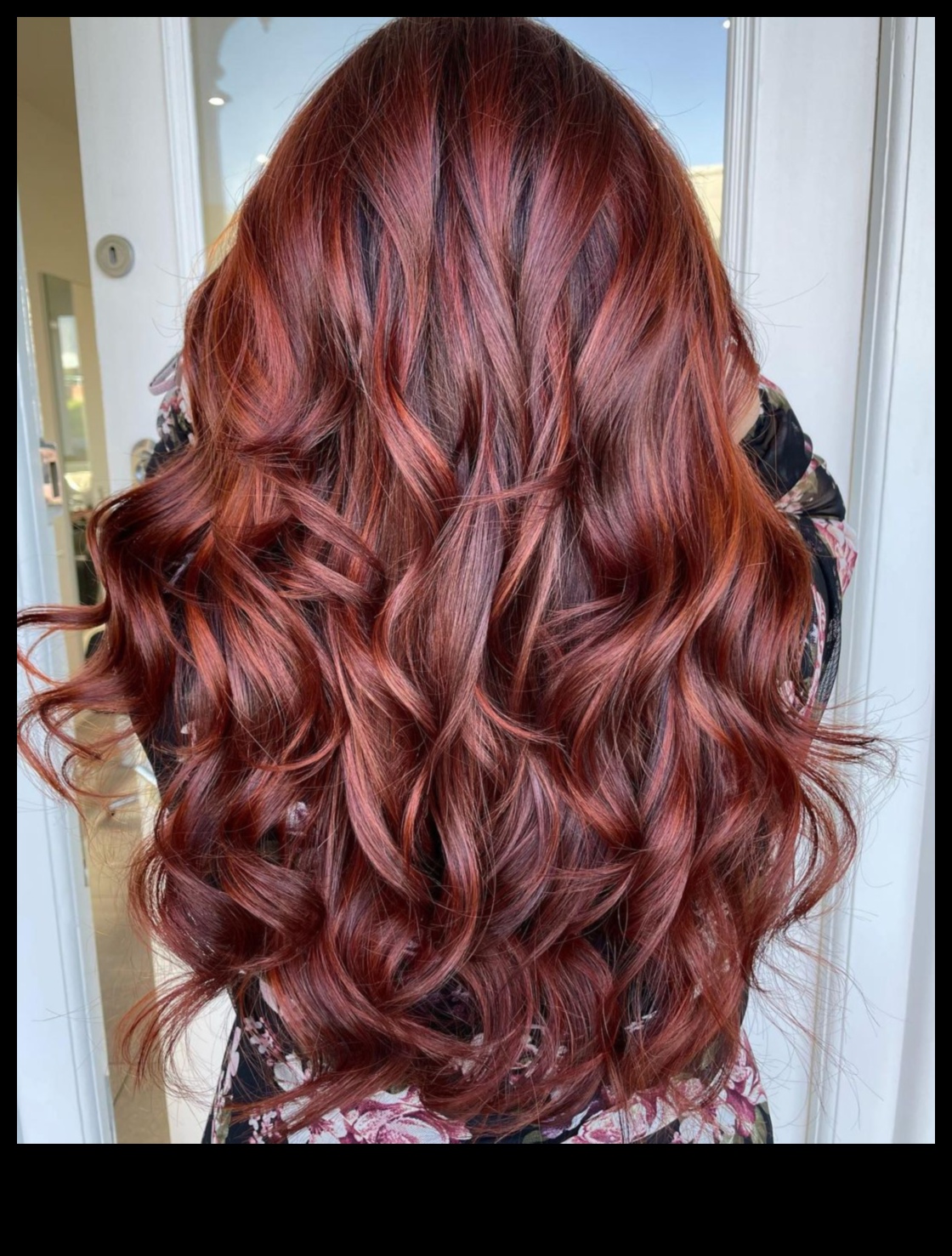 الخريف أوبورن: إلهام لون الشعر الأحمر الغني والدافئ