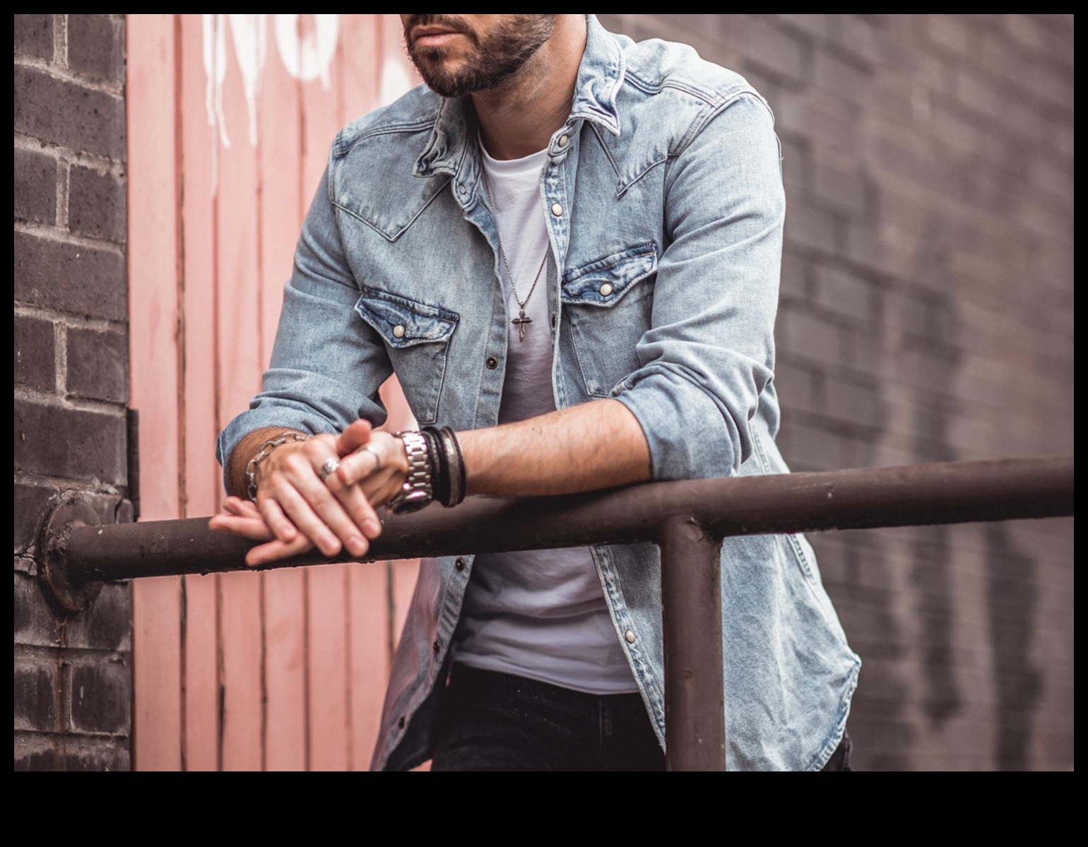 التميز دون عناء: أزياء رجالية غير رسمية لكل يوم