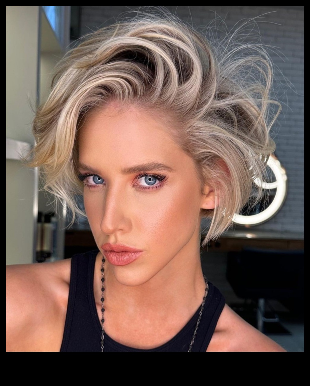 عجائب الرياح: احتضان الحركة الطبيعية للشعر المتموج