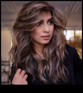 عجائب الرياح: احتضان الحركة الطبيعية للشعر المتموج