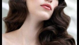 أناقة خالدة: تسريحات شعر سمراء عتيقة لمظهر كلاسيكي