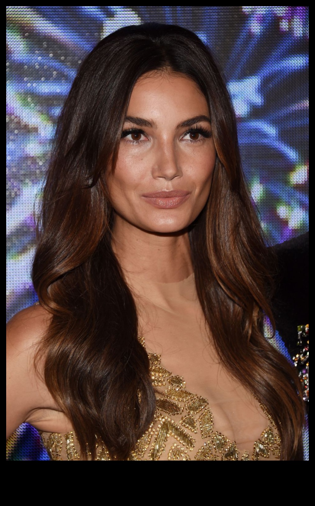 أيقونات الشعر البني: من هو أسلوبك المميز الذي يناسبك؟