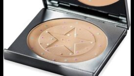 السحر المعدني: استكشاف فوائد مساحيق التثبيت المعدنية