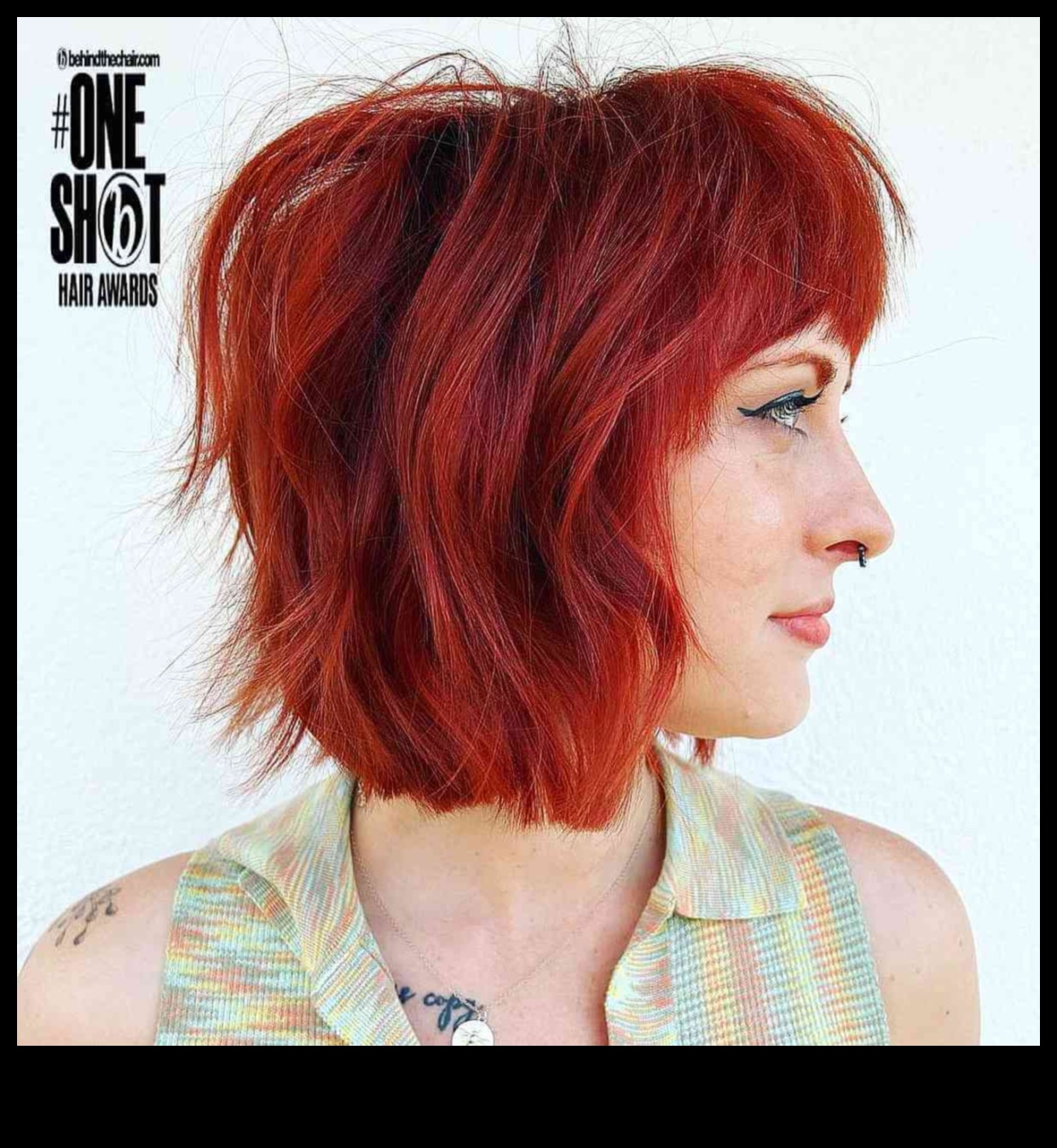 الثقة القرمزية: تسريحات الشعر الحمراء والحمراء لبيانات الموضة الجريئة