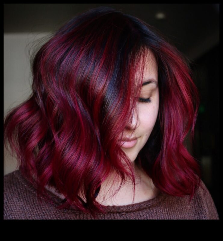 الثقة القرمزية: تسريحات الشعر الحمراء والحمراء لبيانات الموضة الجريئة